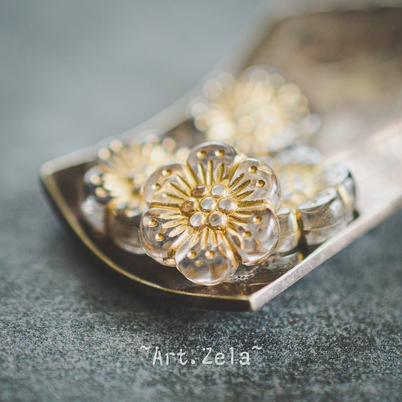 Fleurs transparentes gris clair doré 13mm X10 Perles acryliques