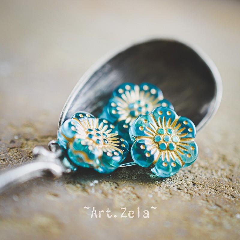 Perles fleurs turquoise et doré 13mm X10 Perles acryliques