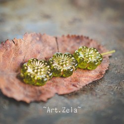 Perles fleurs vert péridot et doré 13mm X10 Perles acryliques