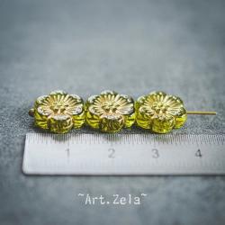 Perles fleurs vert péridot et doré 13mm X10 Perles acryliques