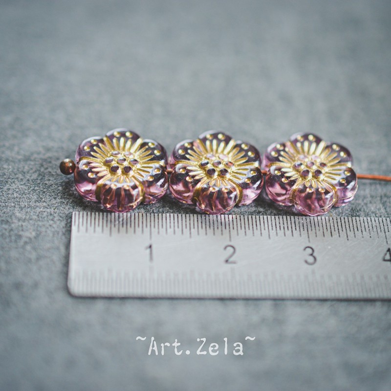Perles fleurs parme clair et doré 13mm X10 Perles acryliques