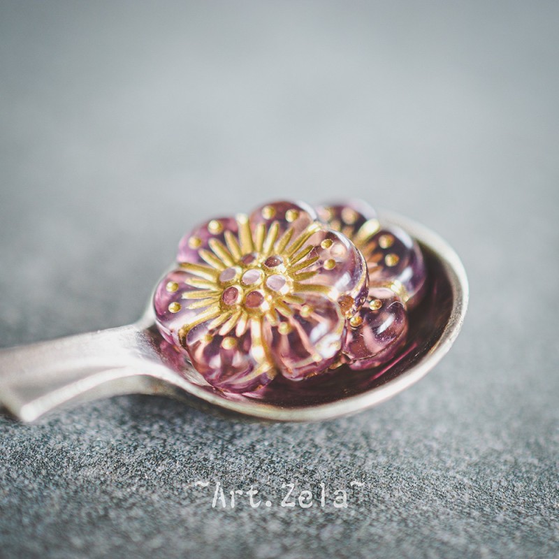 Perles fleurs parme clair et doré 13mm X10 Perles acryliques