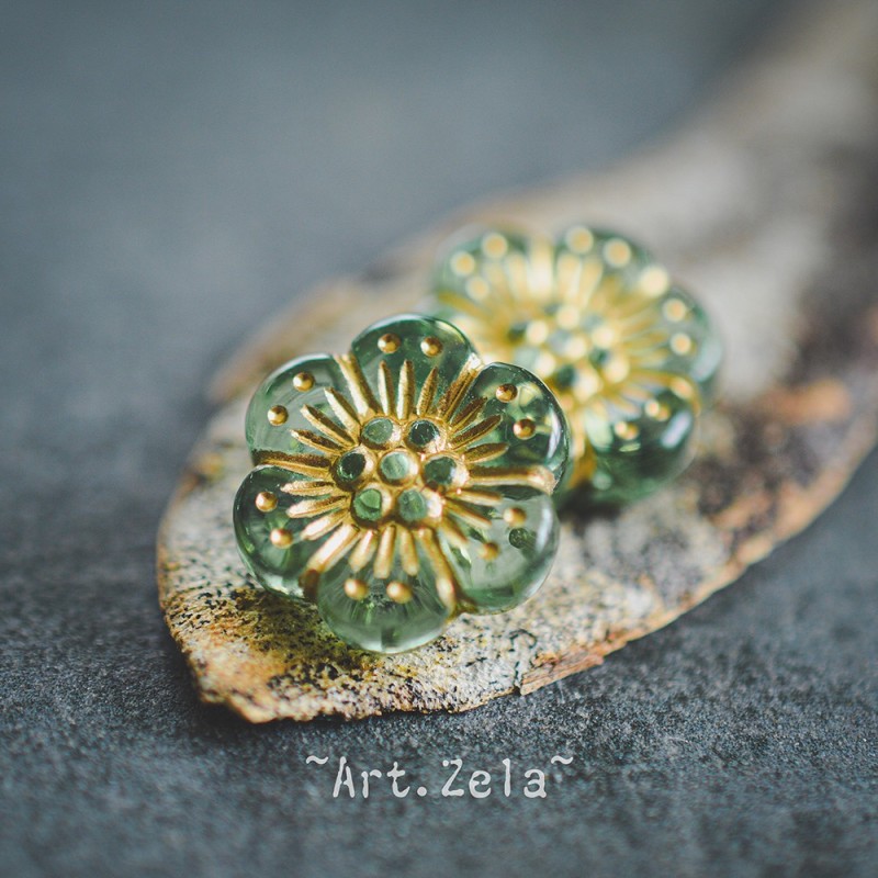 Perles fleurs vert et doré 13mm X10 Perles acryliques