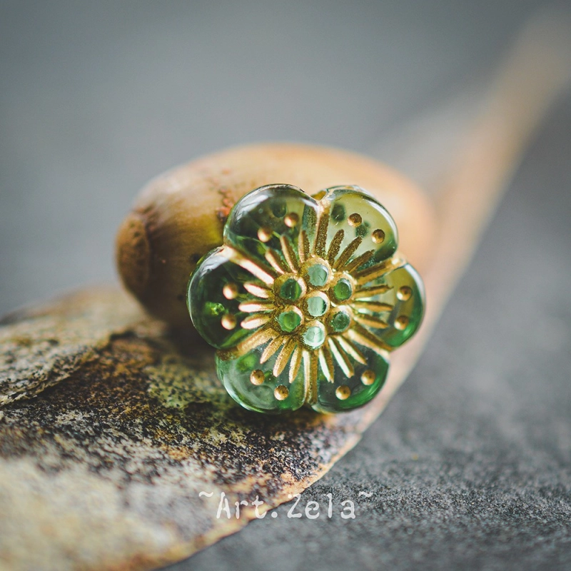 Perles fleurs vert et doré 13mm X10 Perles acryliques
