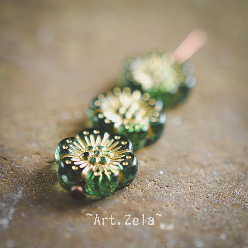 Perles fleurs vert et doré 13mm X10 Perles acryliques