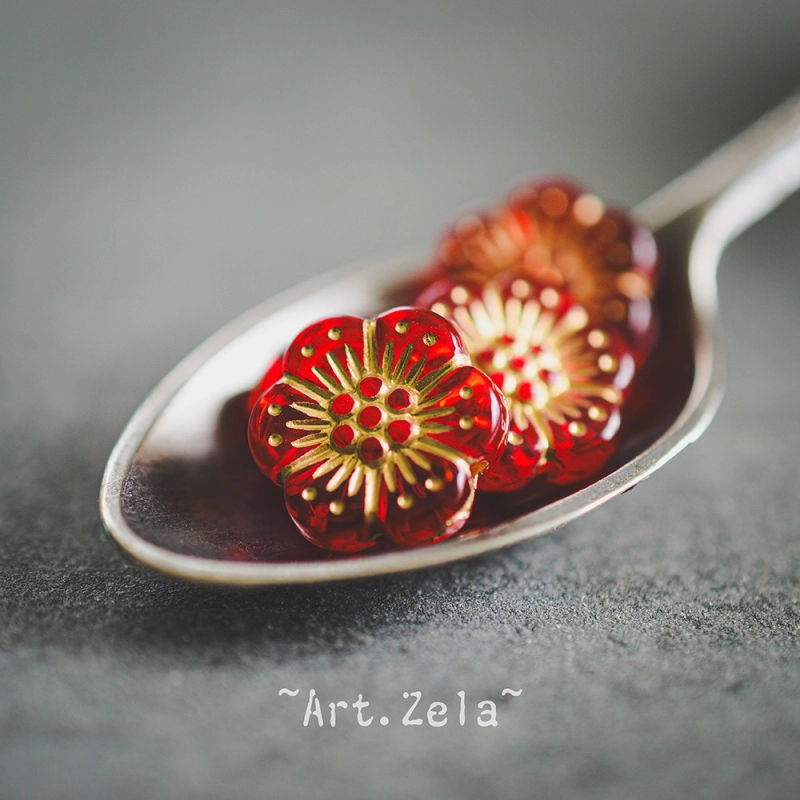 Perles fleurs rouge et doré 13mm X10 Perles acryliques