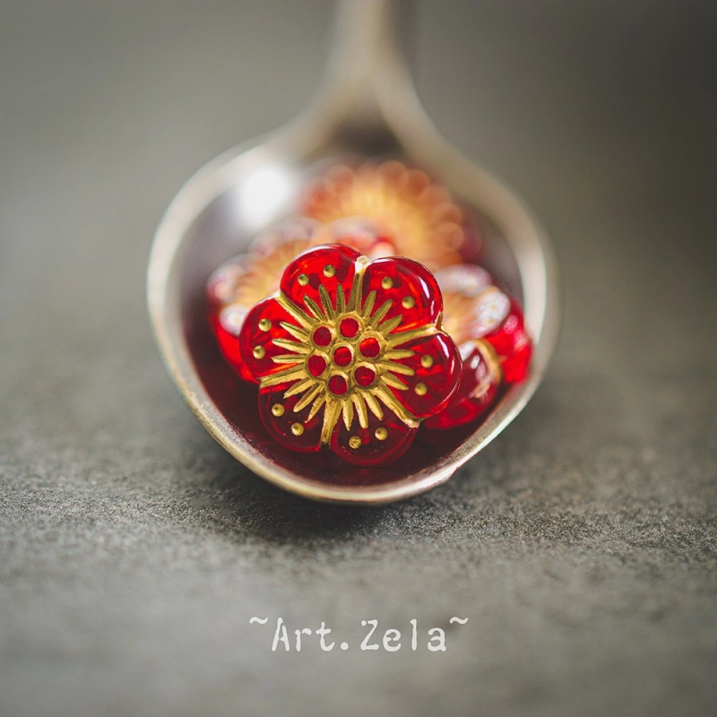 Perles fleurs rouge et doré 13mm X10 Perles acryliques