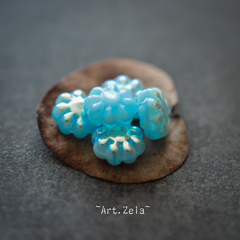 Fleurs de cactus bleu glacier 9mm X20 Perles verre tchèque opalescent