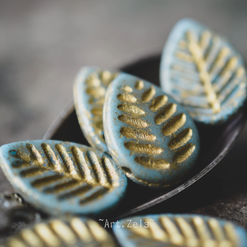 Feuilles mates bleu-gris doré 16mm X4 Perles verre tchèque premium