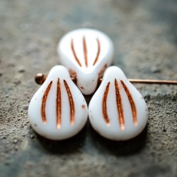 Pétales blanc cuivre 14mm X6 Perles verre tchèque premium