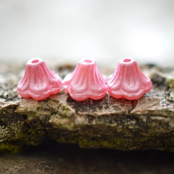 Clochettes roses métallisées 7x5mm X25 Perles verre tchèque opaque