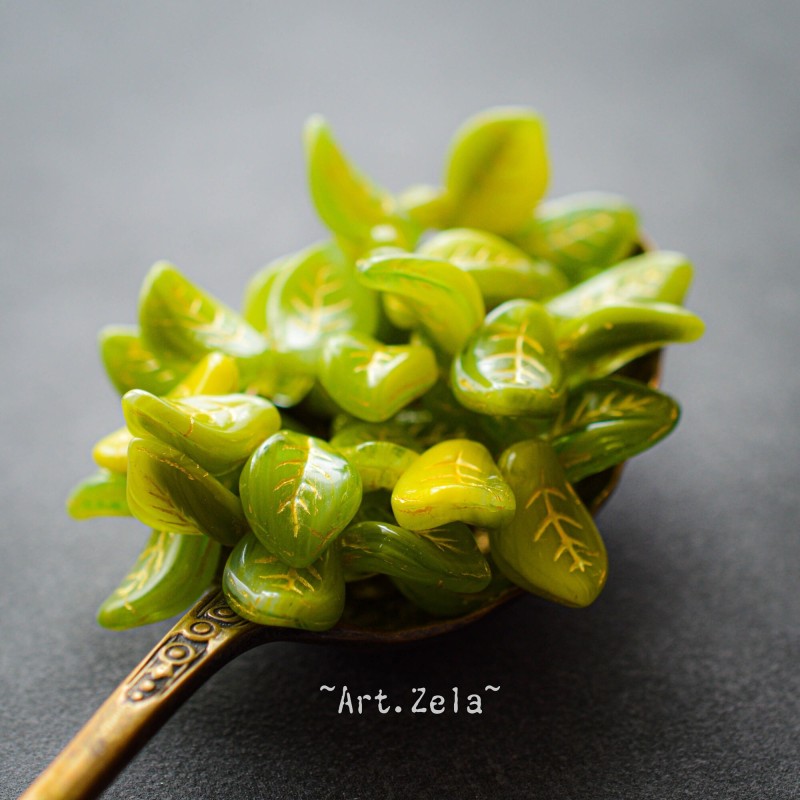 Feuilles citron vert et doré 14mm X8 Perles verre tchèques