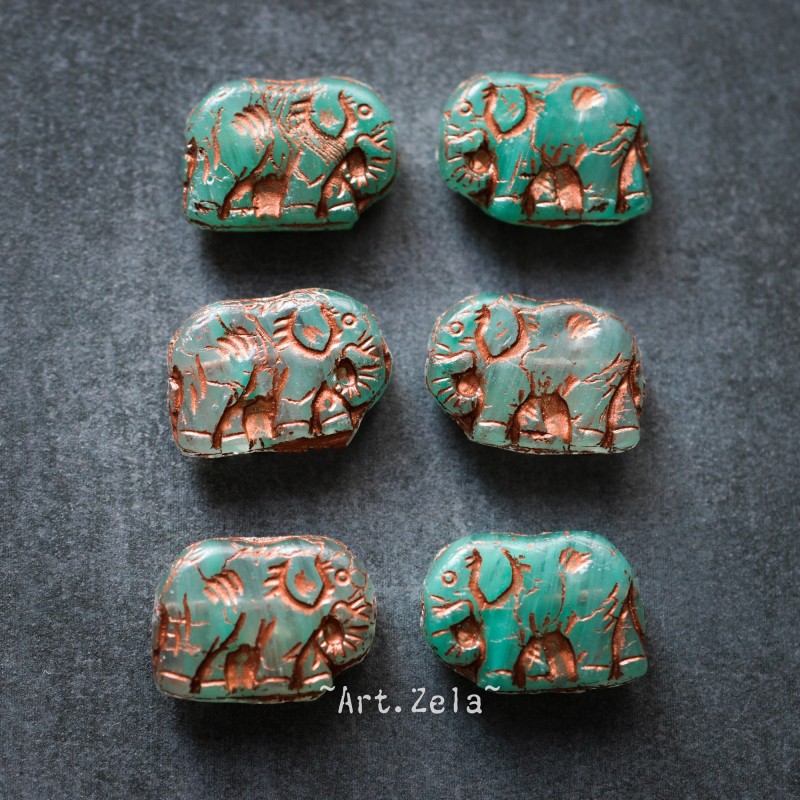 Éléphants vert opalescent 19x14mm X2 Perles verre tchèque premium