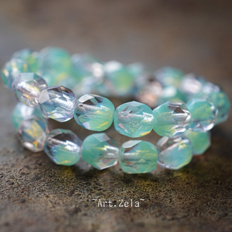 Facettes turquoise clair 6mm X15 Perles verre tchèque transparent