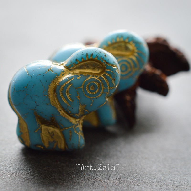 Éléphant  bleu ciel doré 21mm X1 Perle verre tchèque premium