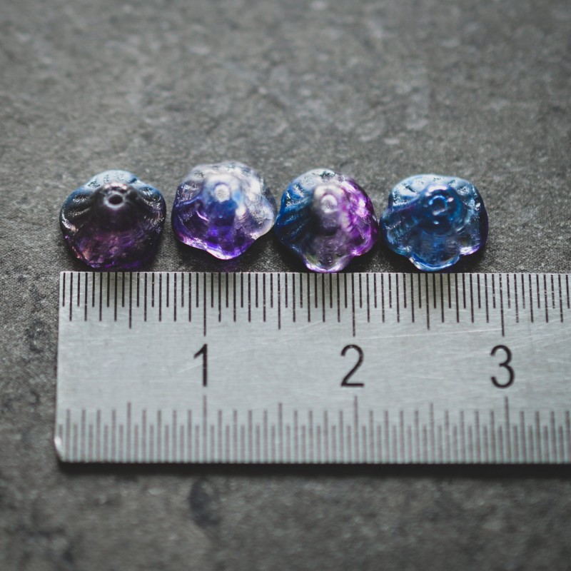 Clochettes bleu violet 7x5mm X25 Perles verre tchèque métallisé