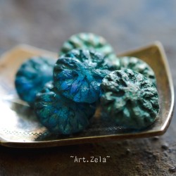 Dahlias bleu paon 14mm X4 Perles fleurs verre tchèque premium