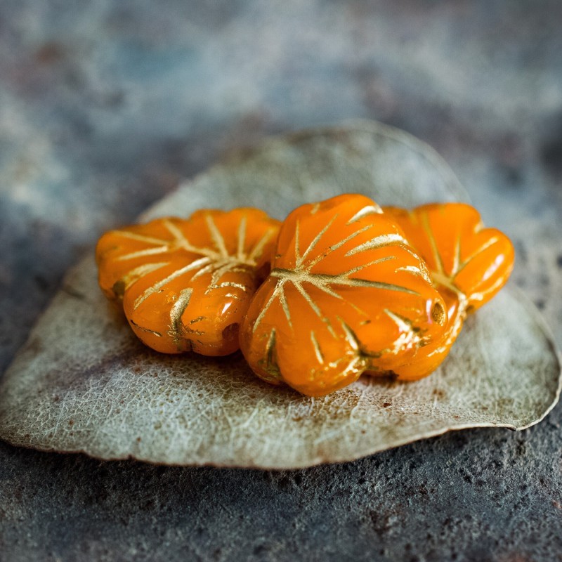 Feuille d'érable orange acidulé 13mm X4 Perles verre tchèque