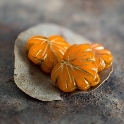 Feuille d'érable orange acidulé 13mm X4 Perles verre tchèque