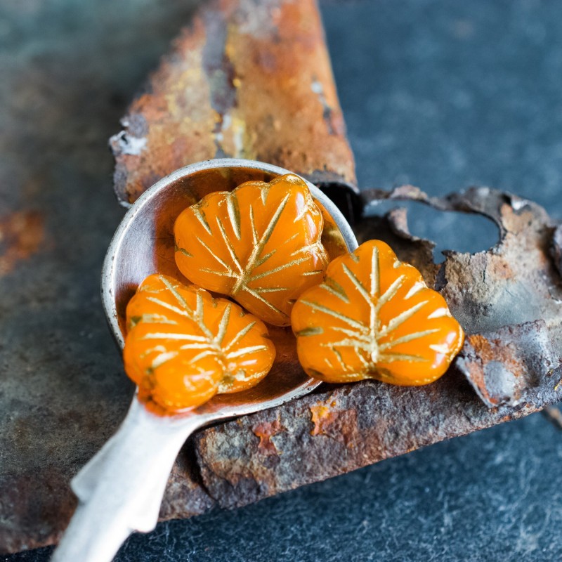 Feuille d'érable orange acidulé 13mm X4 Perles verre tchèque