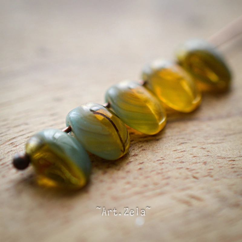 Pétales turquoise ambre 8x6mm X30 Perles verre tchèque semi-opaque