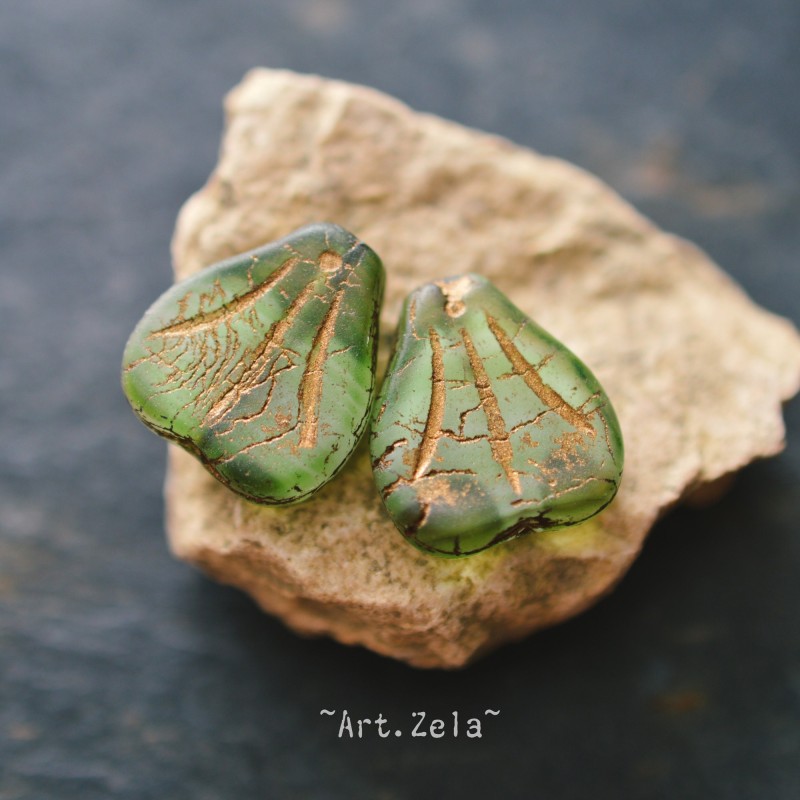 Lys vert bronze opalescent 13mm X6 Perles verre tchèque mat