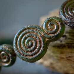 Spirales vert foncé cuivre 16mm X2 Perles verre tchèque dépoli