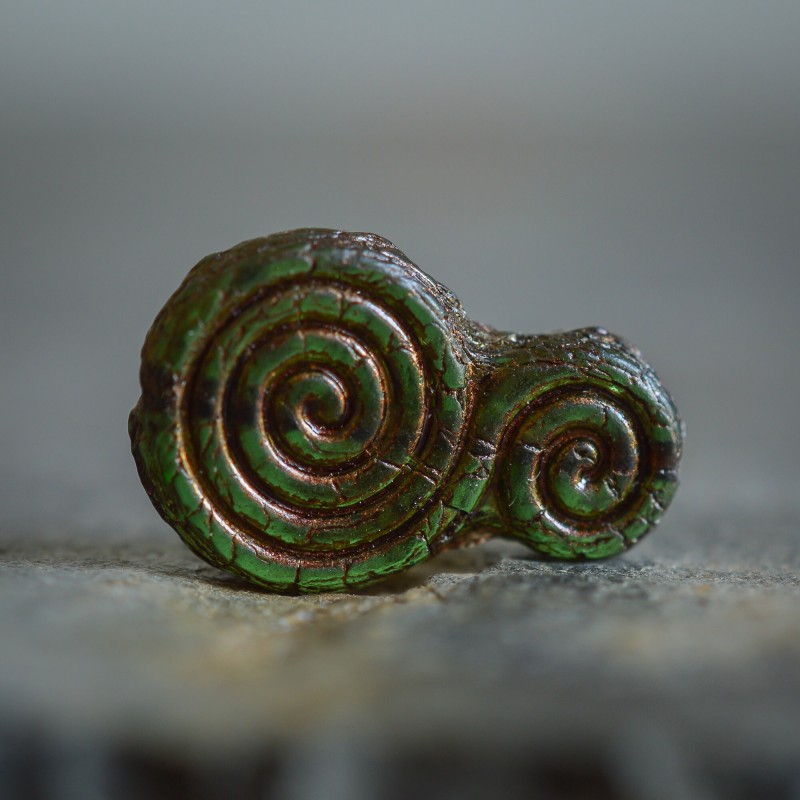 Spirales vert foncé cuivre 16mm X2 Perles verre tchèque dépoli