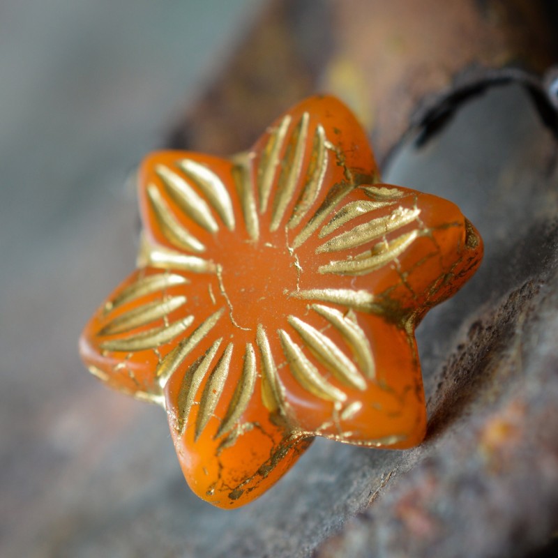 Fleur étoile orange bronze 16mm X2 Perles verre de Bohême