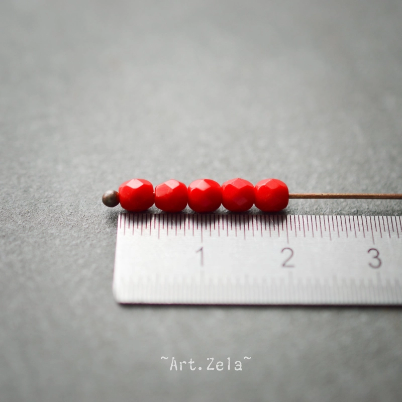 Facettes rouge vif 4mm X50 Perles verre tchèque opaque