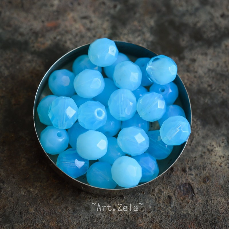 Facettes bleu glacier 8mm X15 Perles verre tchèque opalescent