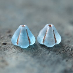 Clochettes bleu ciel opalescent 10mm X10 Perles verre tchèque