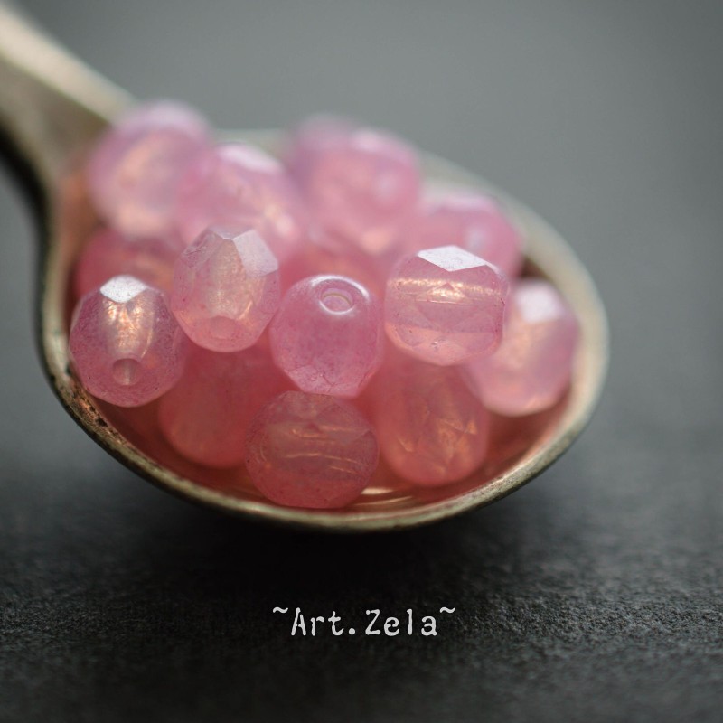 Facettes rose églantine 4mm X40 Perles verre tchèque opalescent