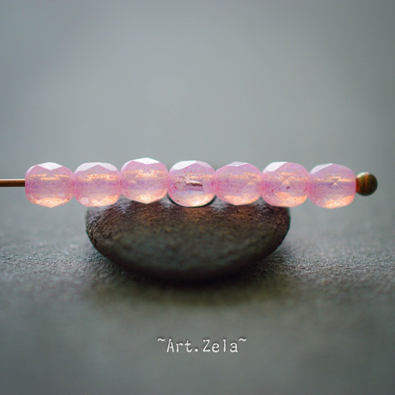 Facettes rose églantine 4mm X40 Perles verre tchèque opalescent