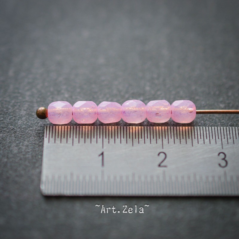 Facettes rose églantine 4mm X40 Perles verre tchèque opalescent