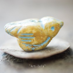 Oiseau ivoire Picasso 22mm X1 Perle verre tchèque opaque