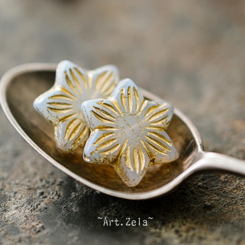 Fleur étoile gris clair 16mm  X2 Perles verre tchèque opalescent