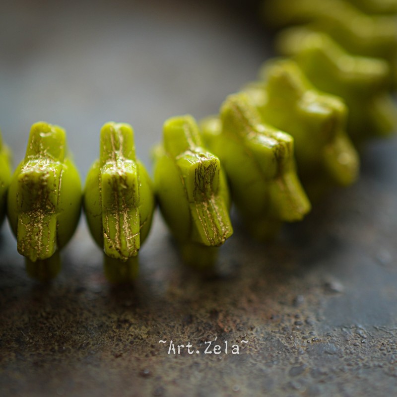 Saturne étoile vert chartreuse 12mm  X4 Perles verre tchèque opaque