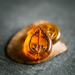 Fleurs de lotus miel bronze 18mm X2 Perles verre tchèque transparent