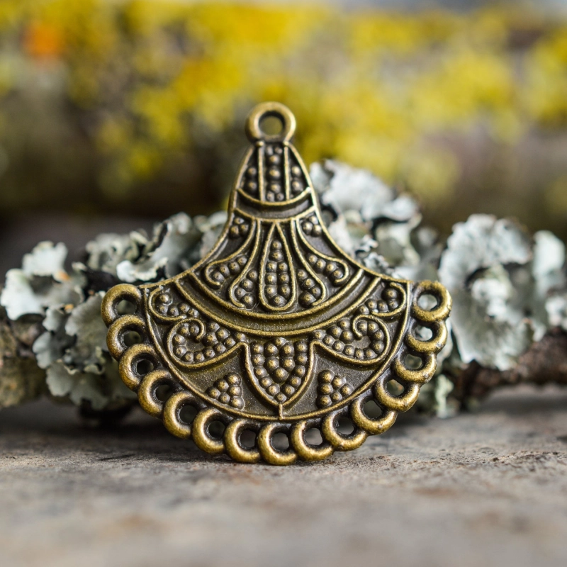 Pendentif connecteur gravé motif floral 33mm X4 Métal ton bronze