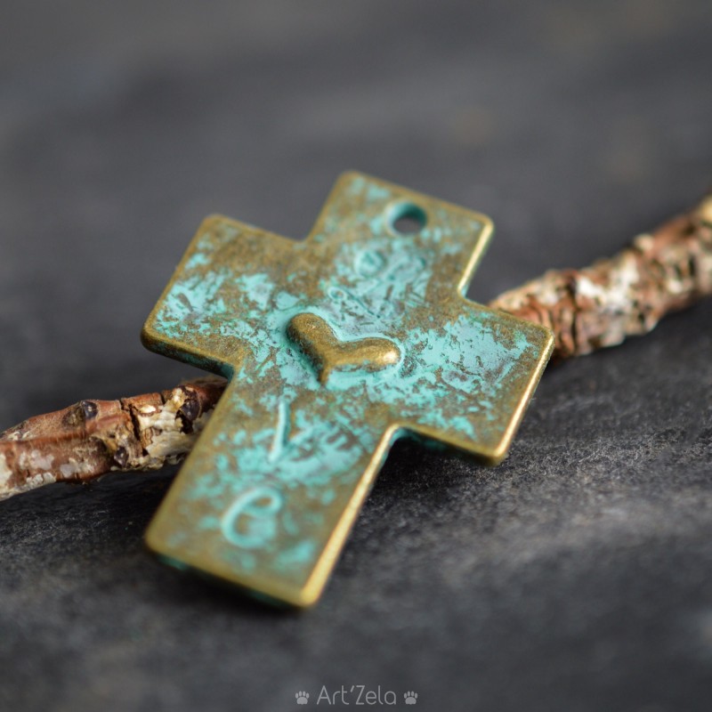 Croix bohème cœur 31mm  X1 Pendentif gravé Love métal oxydé