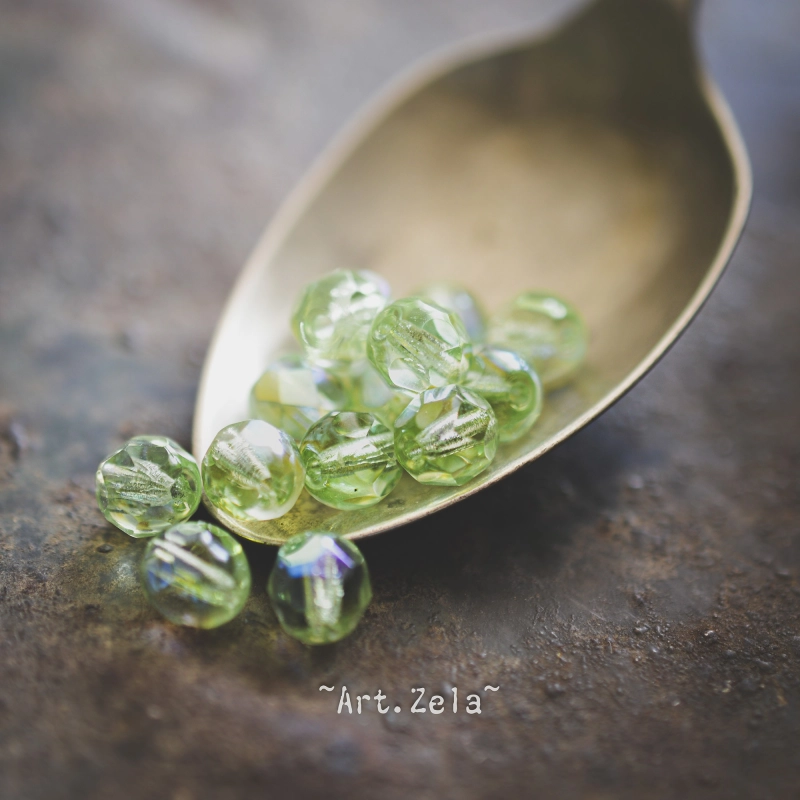 Facettes vert pistache 6mm X20 Perles verre tchèque irisé