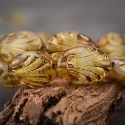 Fleurs de lys ambre ivoire 17mm X2 Perles verre tchèque