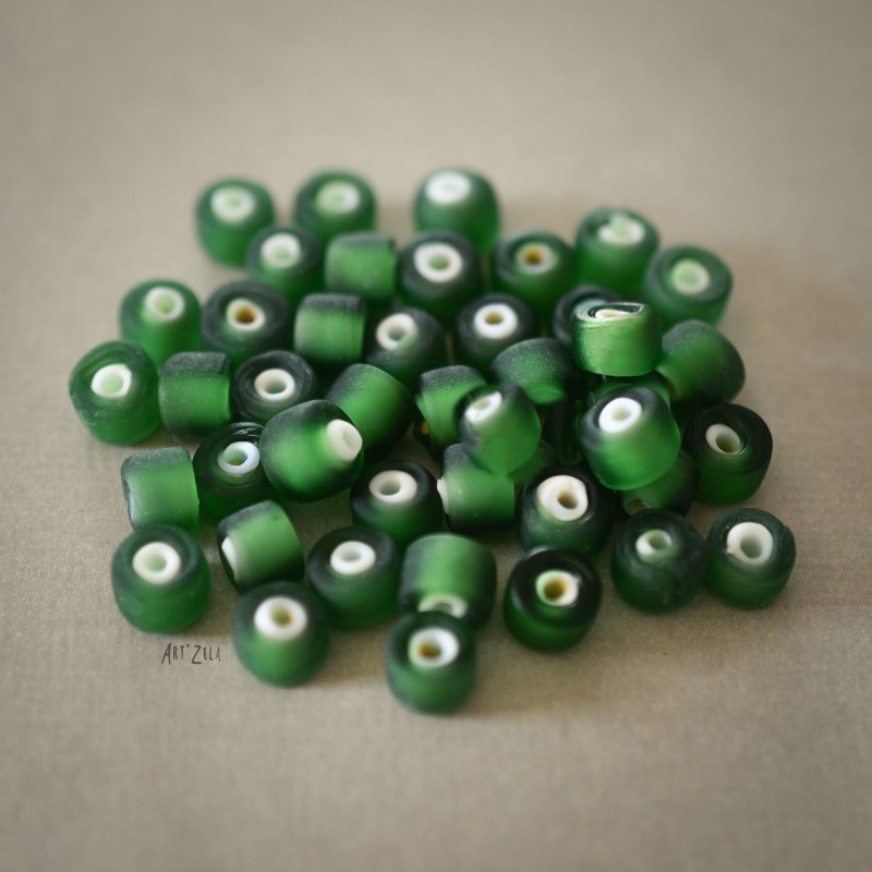 Perles bicolores en verre dépoli vert blanc 6x5mm X30 Perles indiennes