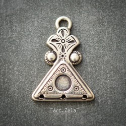 Grand connecteur triangle 43mm X1 Pendentif métal argenté gravé