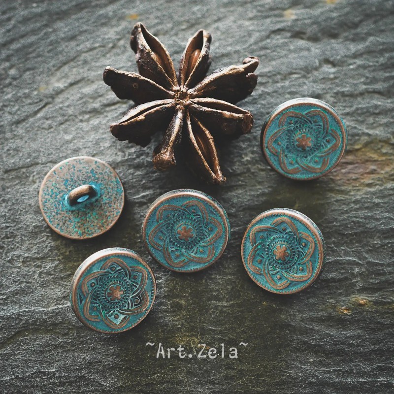 Bouton fleur patiné 15mm X4 Boutons gravés cuivré bleu