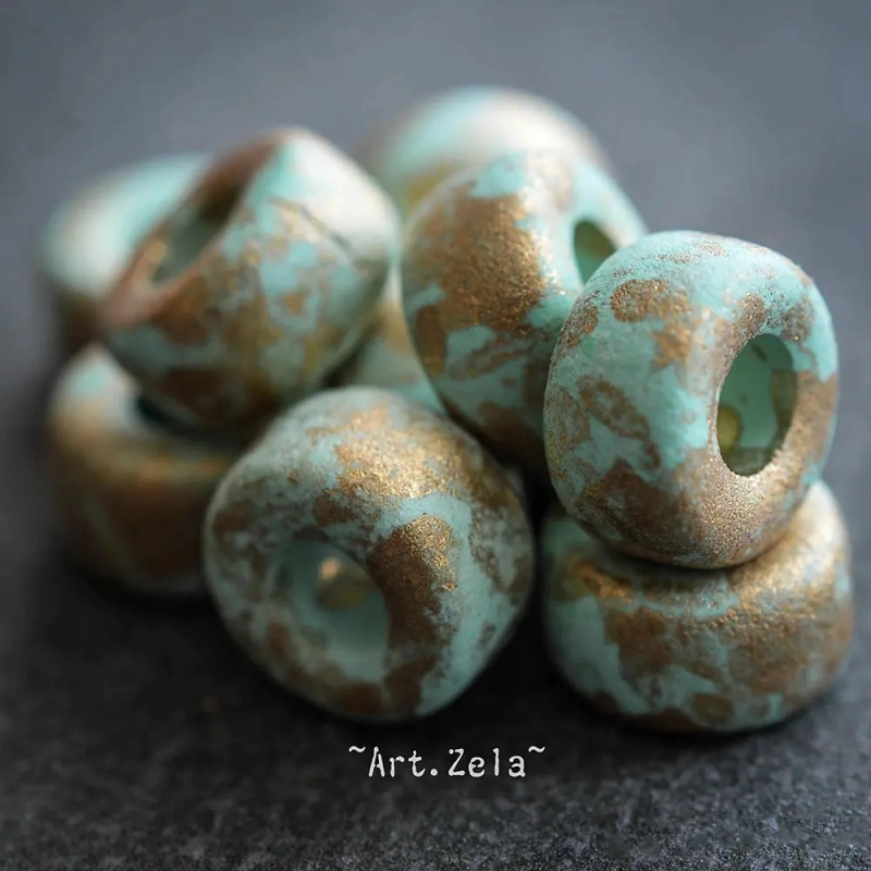 Rondelles menthe clair doré 9mm X16 Perles céramique grecque
