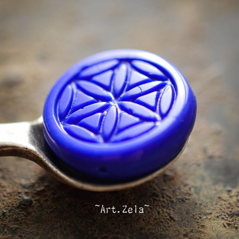 Fleur de vie bleu indigo 19mm X2 Perles focales verre tchèque opaque