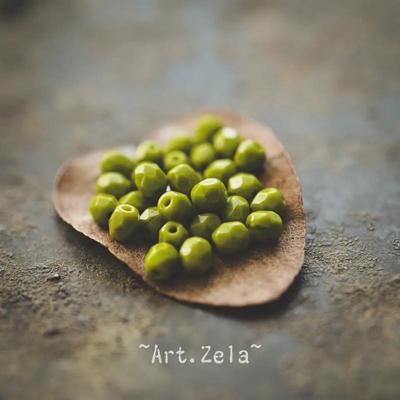 Facettes vert olive 4mm X50 Perles verre tchèque opaque