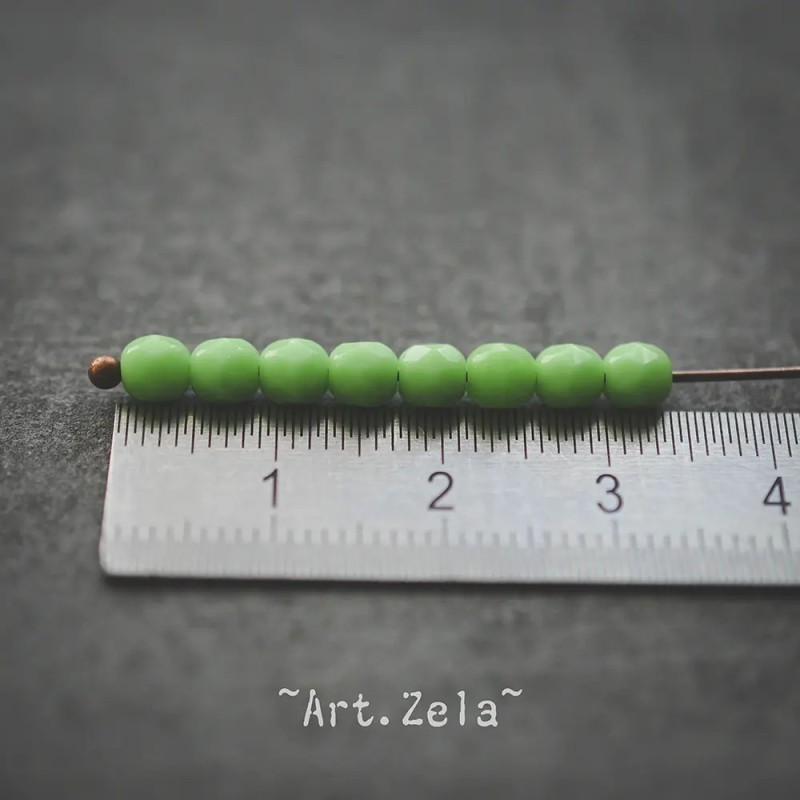 Facettes vert pomme acidulé 4mm X50 Perles verre tchèque opaque